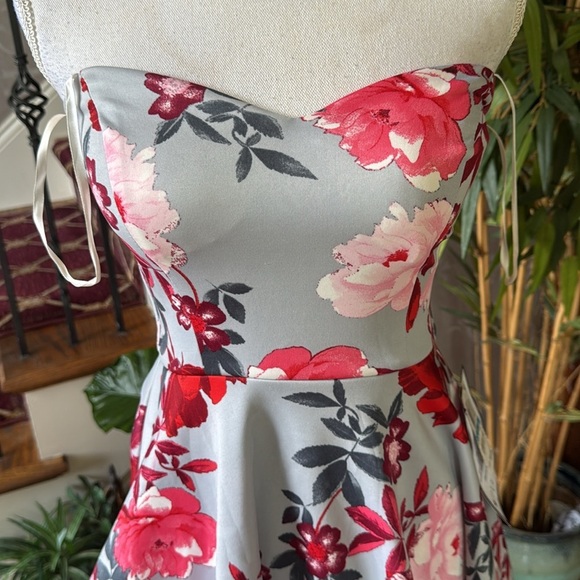 B Darlin NWT strapless dress floral size 9/10 - Picture 3 of 11
